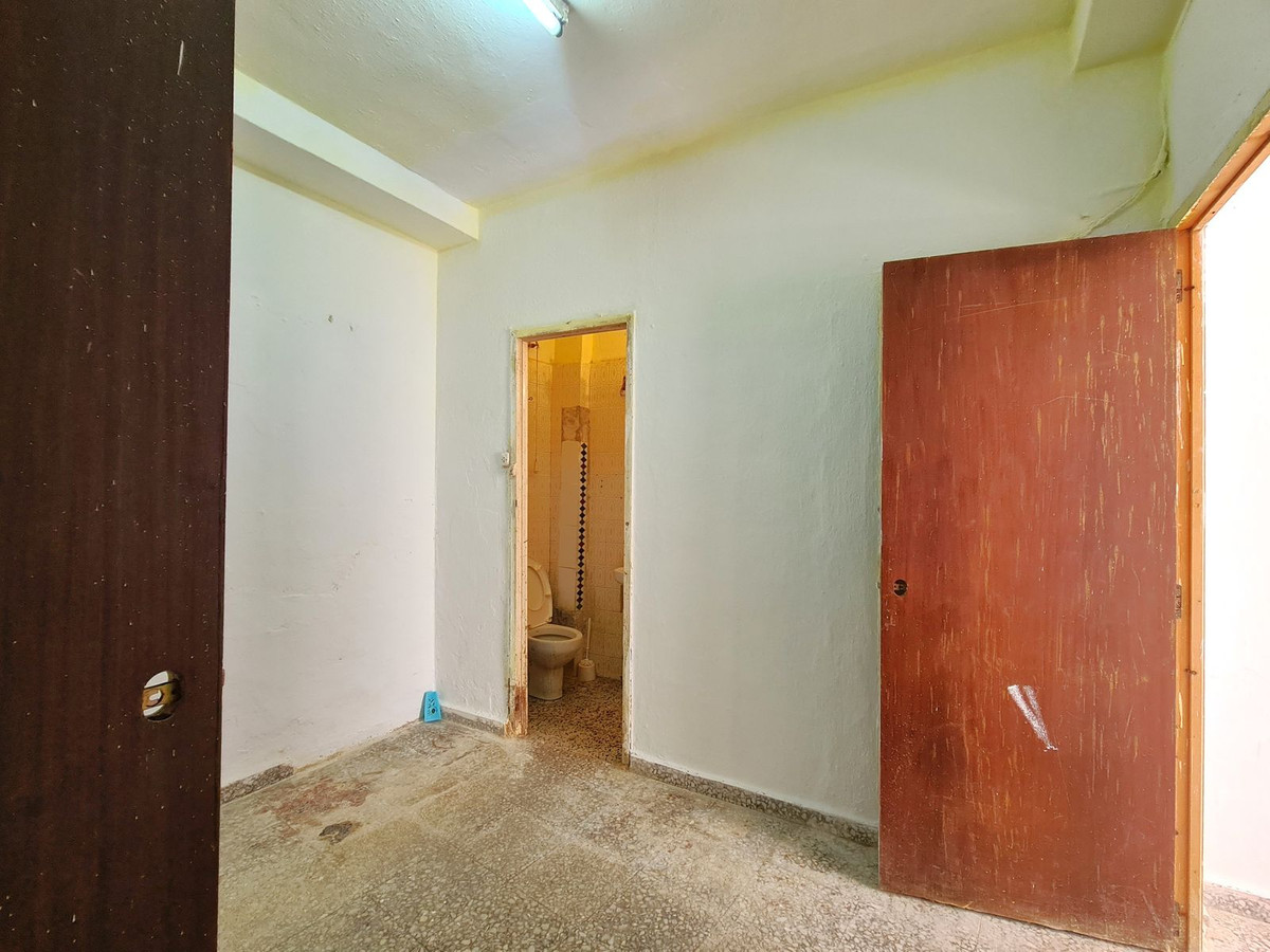 1 Bed Apartment for sale in Estepona Costa Del Sol, Málaga, Spain