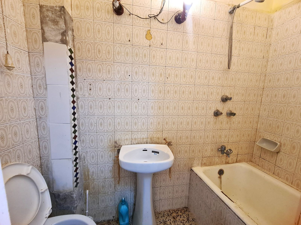 1 Bed Apartment for sale in Estepona Costa Del Sol, Málaga, Spain