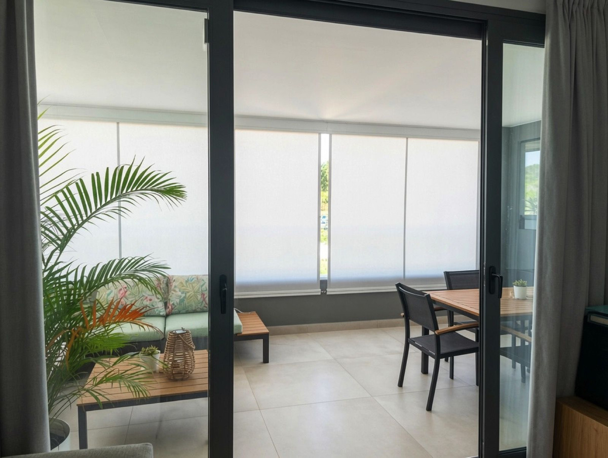 Se vende Apartamento Planta Media de 2 dormitorios en Costa Del Sol, Málaga, España