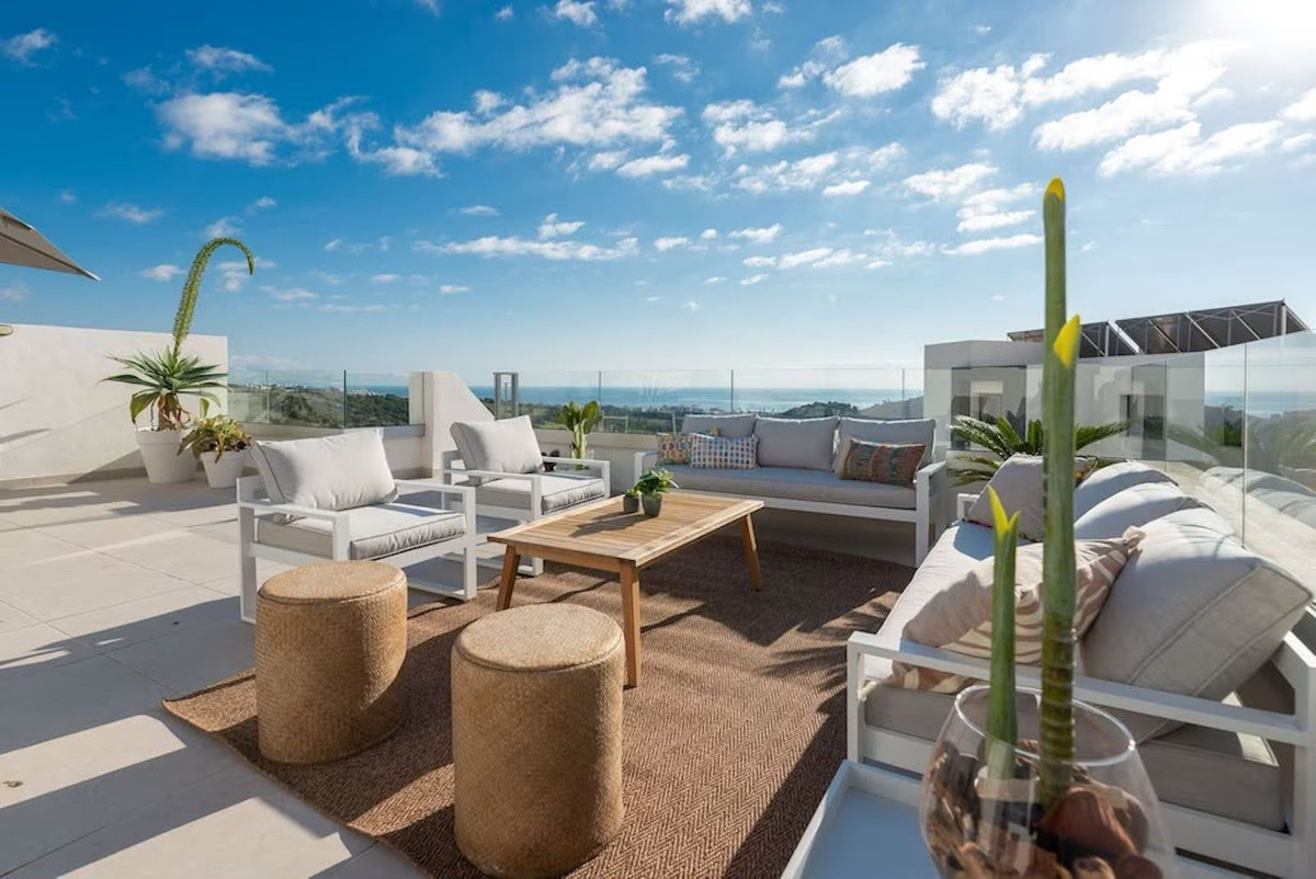 3 Bed Apartment for sale in Estepona Costa Del Sol, Málaga, Spain