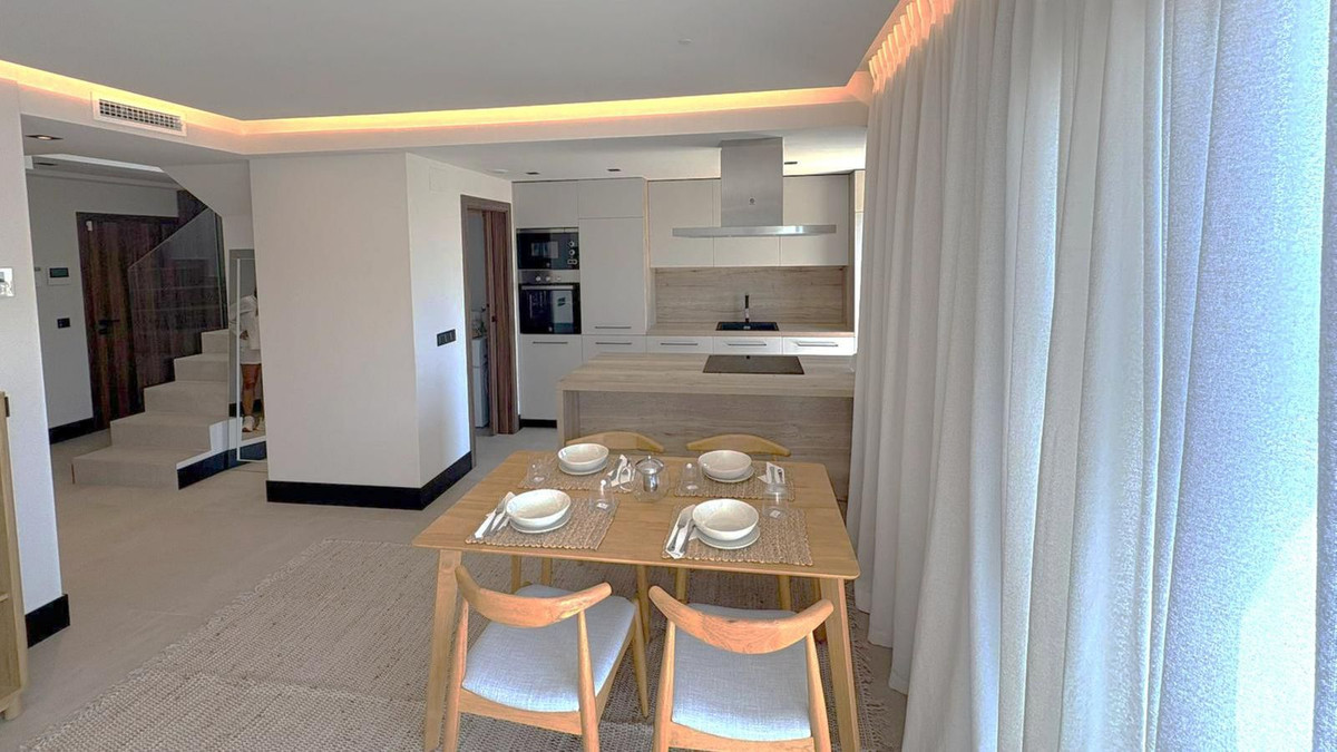 3 Bed Apartment for sale in Nueva Andalucía Costa Del Sol, Málaga, Spain