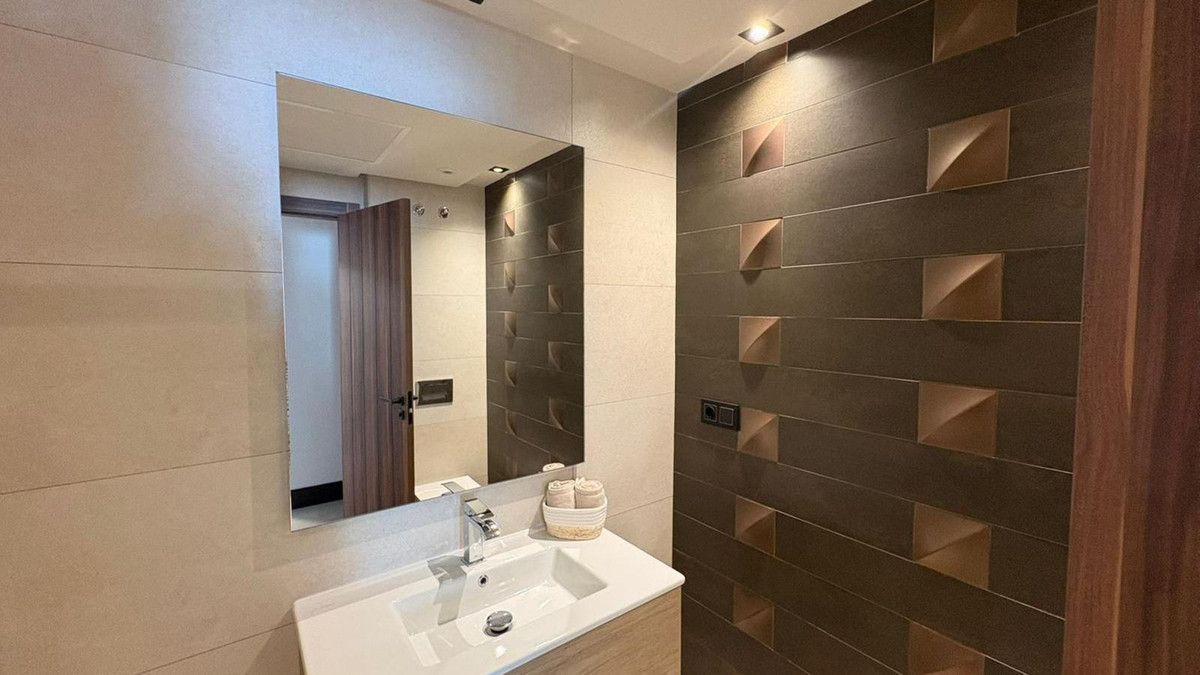 3 Bed Apartment for sale in Nueva Andalucía Costa Del Sol, Málaga, Spain
