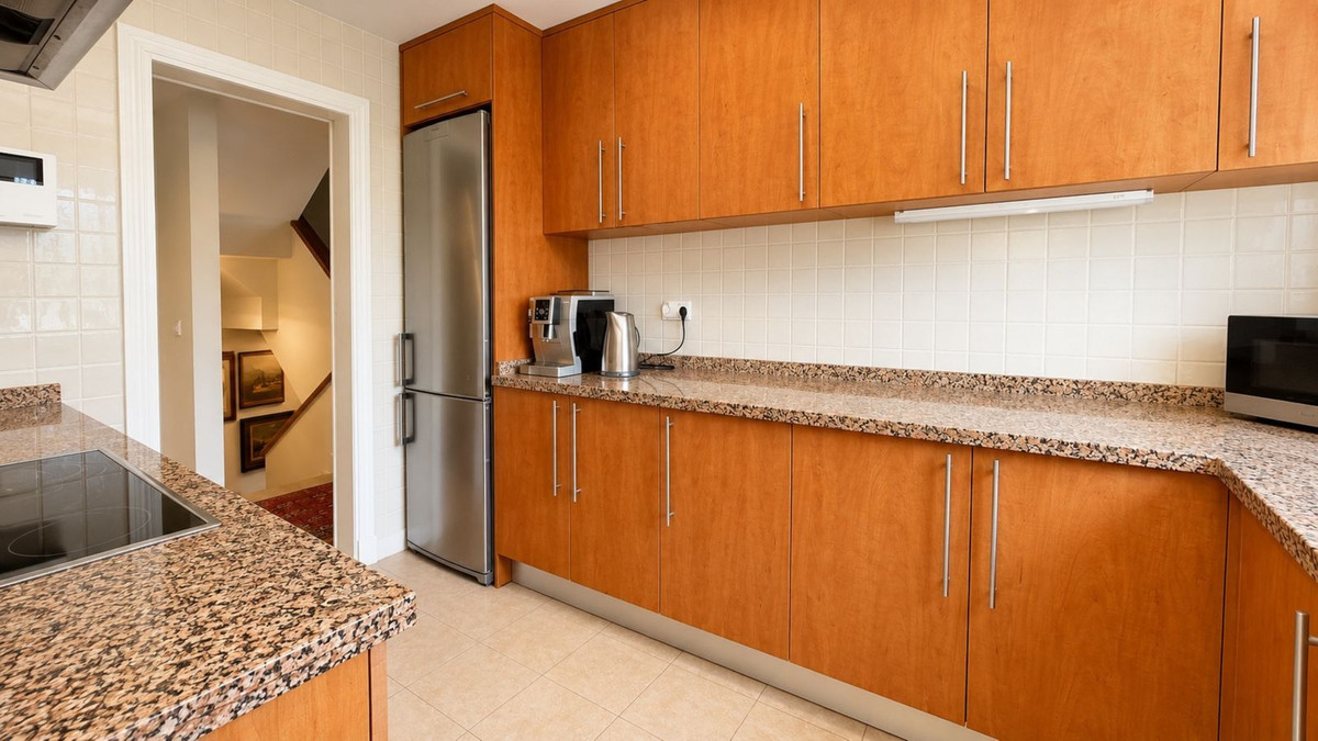 Se vende Pareada de 4 dormitorios en Costa Del Sol, Cadiz, España