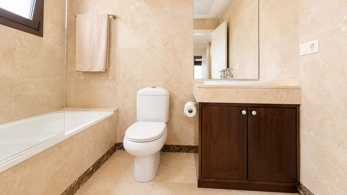 Se vende Pareada de 4 dormitorios en Costa Del Sol, Cadiz, España