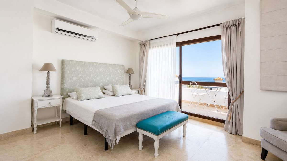Se vende Pareada de 4 dormitorios en Costa Del Sol, Cadiz, España