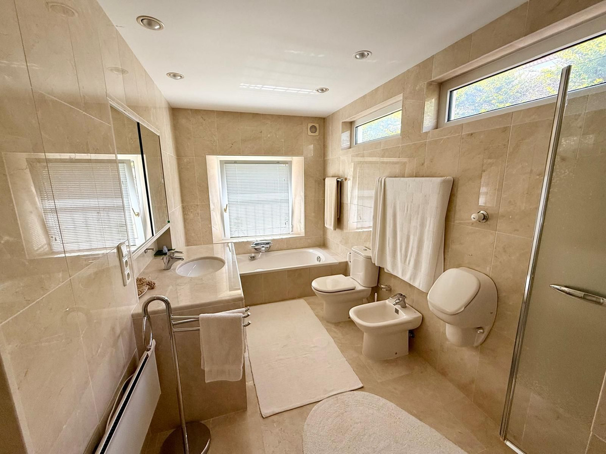 5 Bed Townhouse for sale in Sotogrande Costa Costa Del Sol, Cádiz, Spain