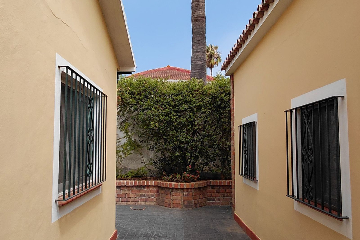 5 Bed Townhouse for sale in Sotogrande Costa Costa Del Sol, Cádiz, Spain