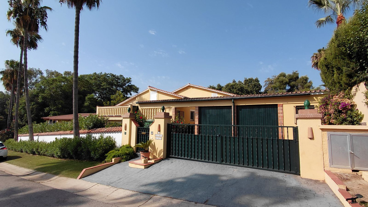 5 Bed Townhouse for sale in Sotogrande Costa Costa Del Sol, Cádiz, Spain