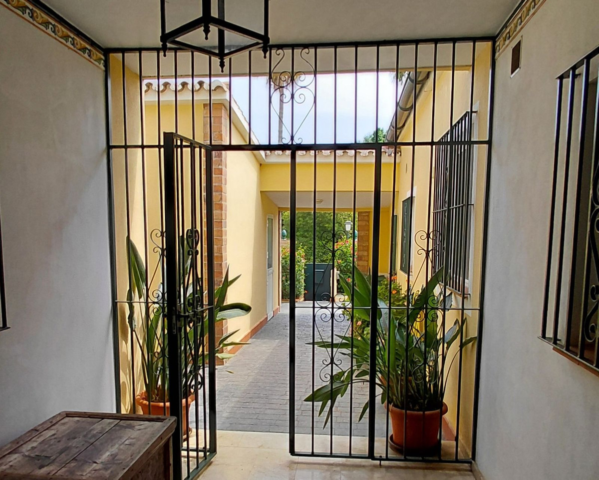 5 Bed Townhouse for sale in Sotogrande Costa Costa Del Sol, Cádiz, Spain