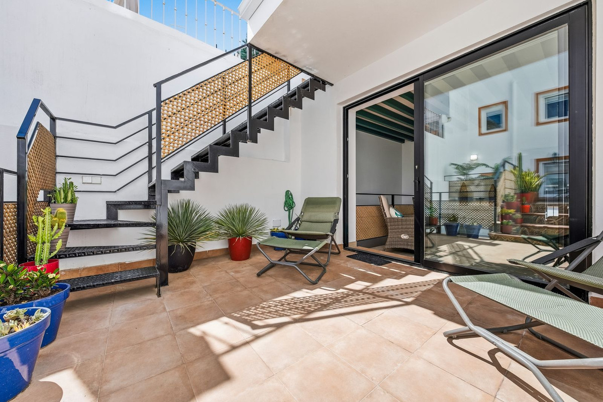 4 Bed Townhouse for sale in Estepona Costa Del Sol, Málaga, Spain