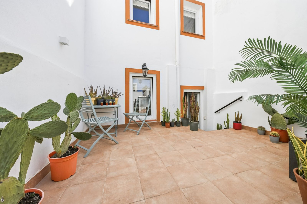 4 Bed Townhouse for sale in Estepona Costa Del Sol, Málaga, Spain