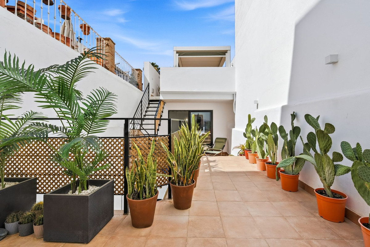 4 Bed Townhouse for sale in Estepona Costa Del Sol, Málaga, Spain