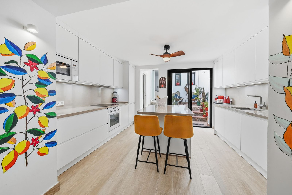 4 Bed Townhouse for sale in Estepona Costa Del Sol, Málaga, Spain