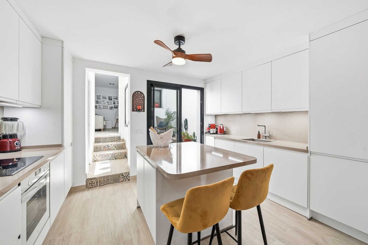 4 Bed Townhouse for sale in Estepona Costa Del Sol, Málaga, Spain