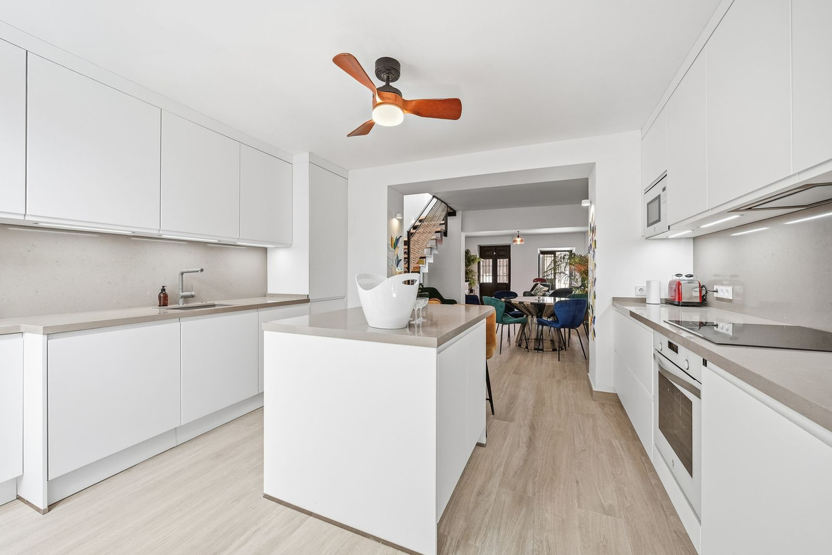 4 Bed Townhouse for sale in Estepona Costa Del Sol, Málaga, Spain