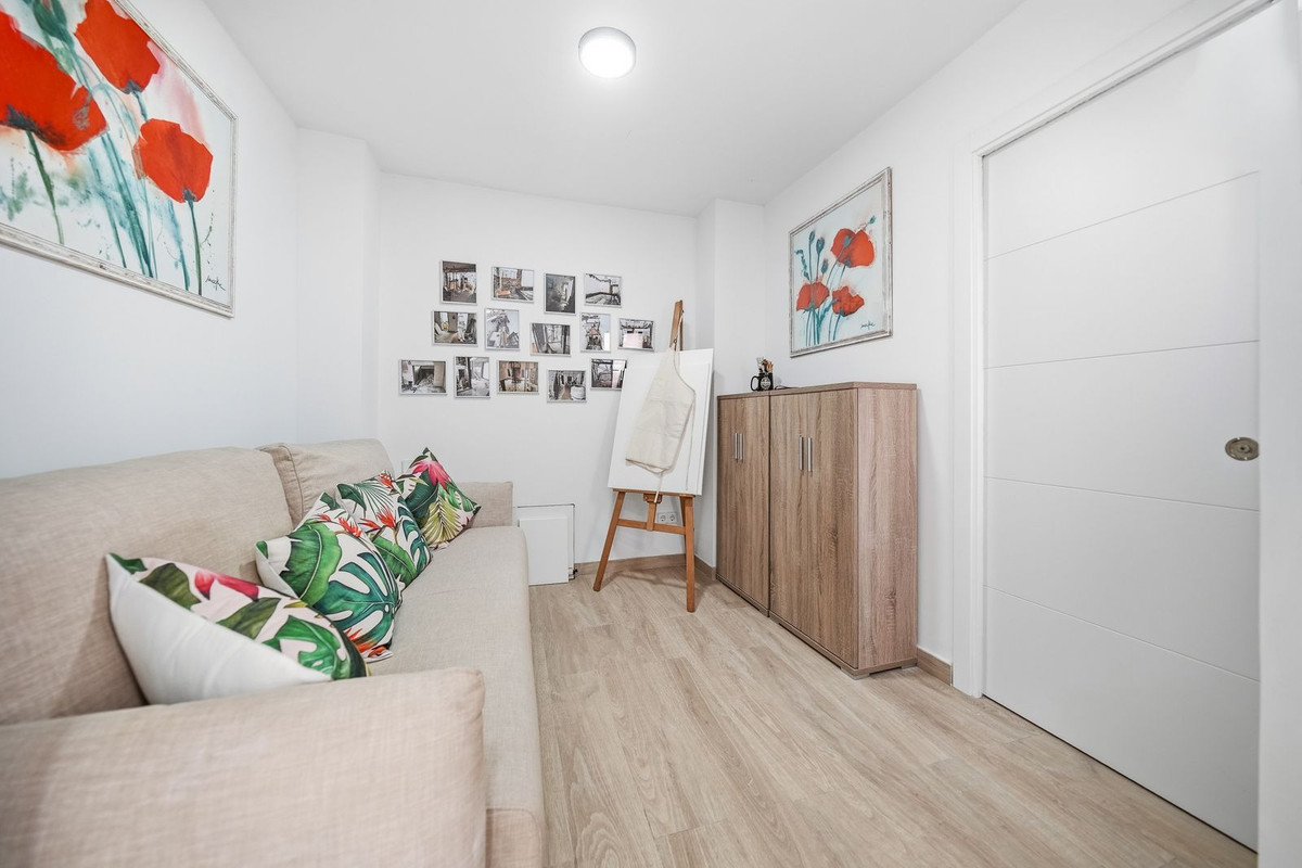 4 Bed Townhouse for sale in Estepona Costa Del Sol, Málaga, Spain