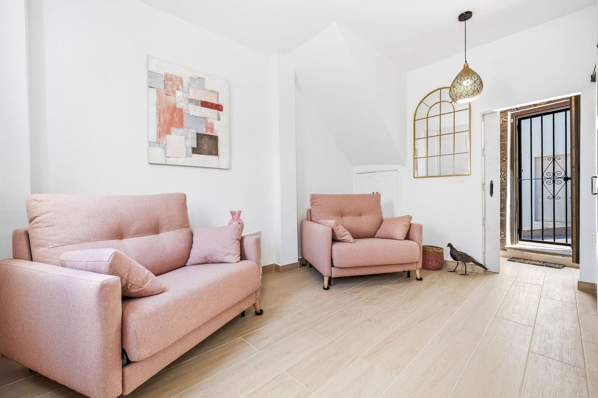 4 Bed Townhouse for sale in Estepona Costa Del Sol, Málaga, Spain
