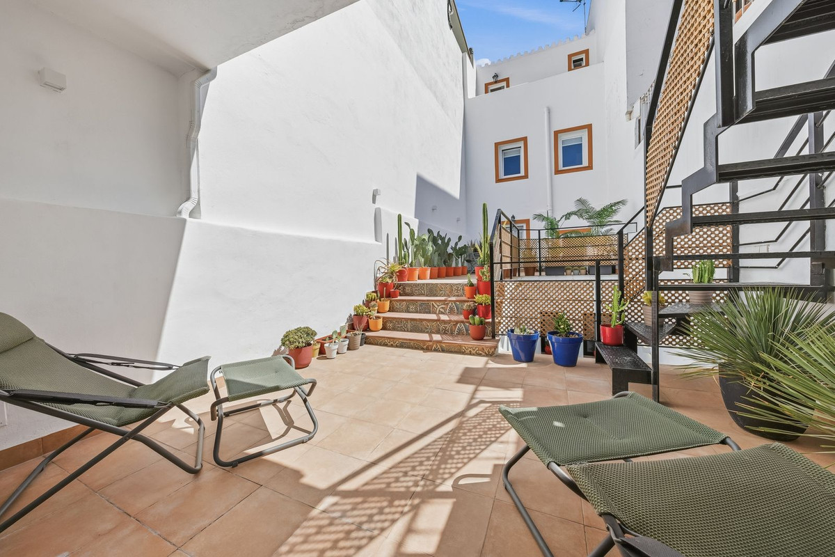4 Bed Townhouse for sale in Estepona Costa Del Sol, Málaga, Spain