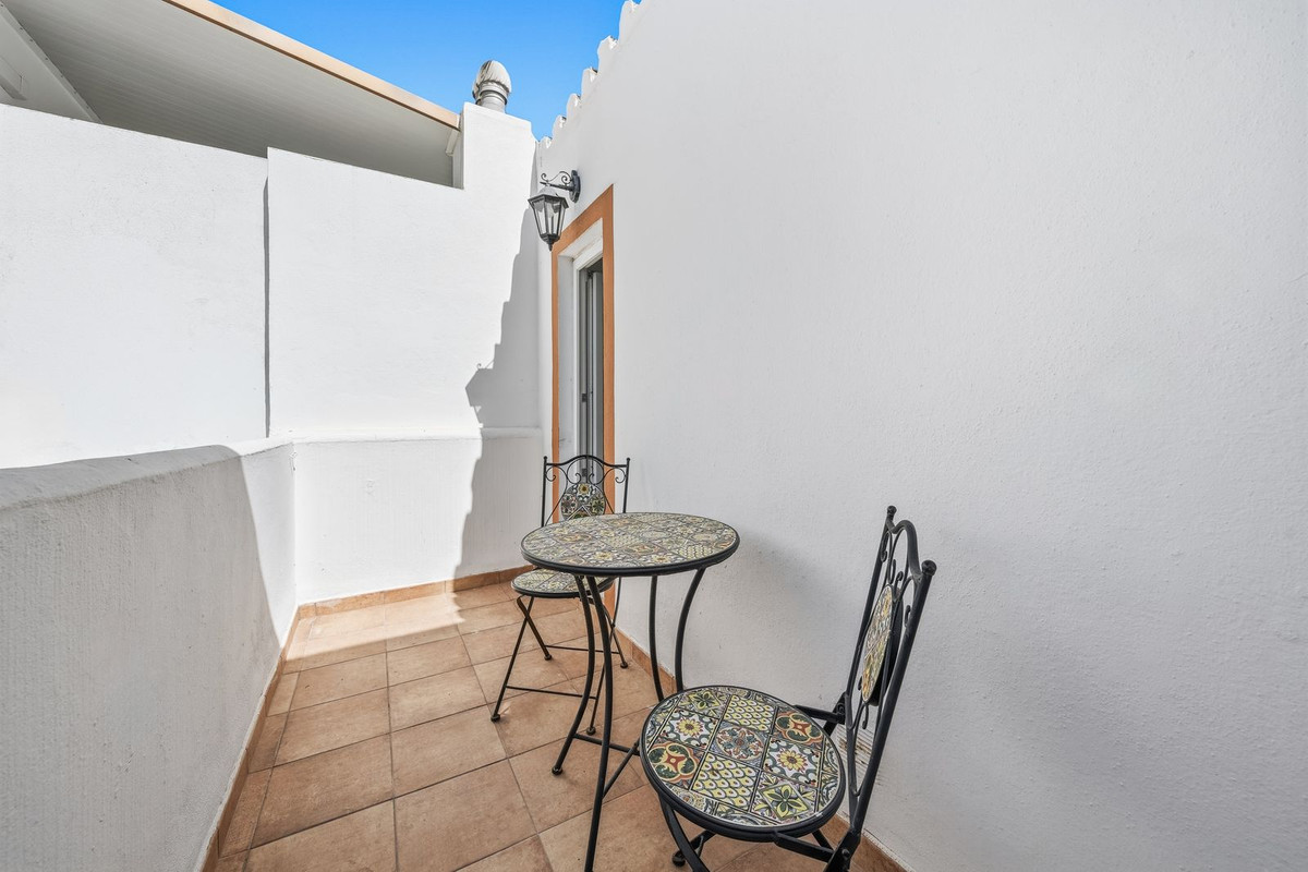 4 Bed Townhouse for sale in Estepona Costa Del Sol, Málaga, Spain