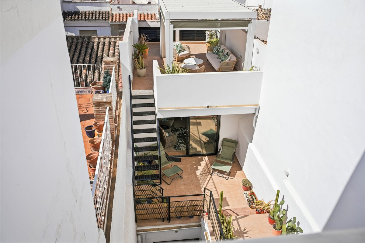 4 Bed Townhouse for sale in Estepona Costa Del Sol, Málaga, Spain