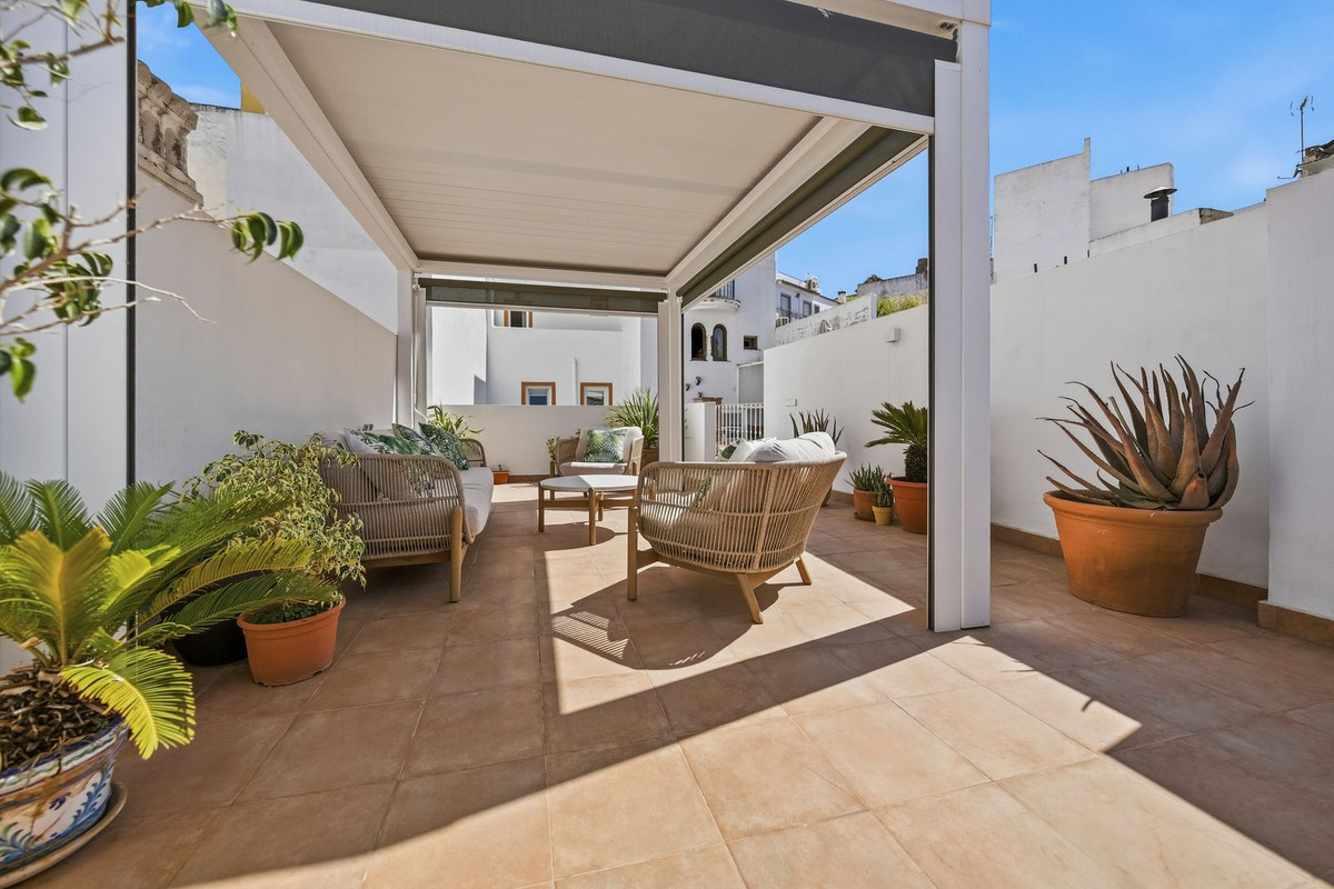 4 Bed Townhouse for sale in Estepona Costa Del Sol, Málaga, Spain