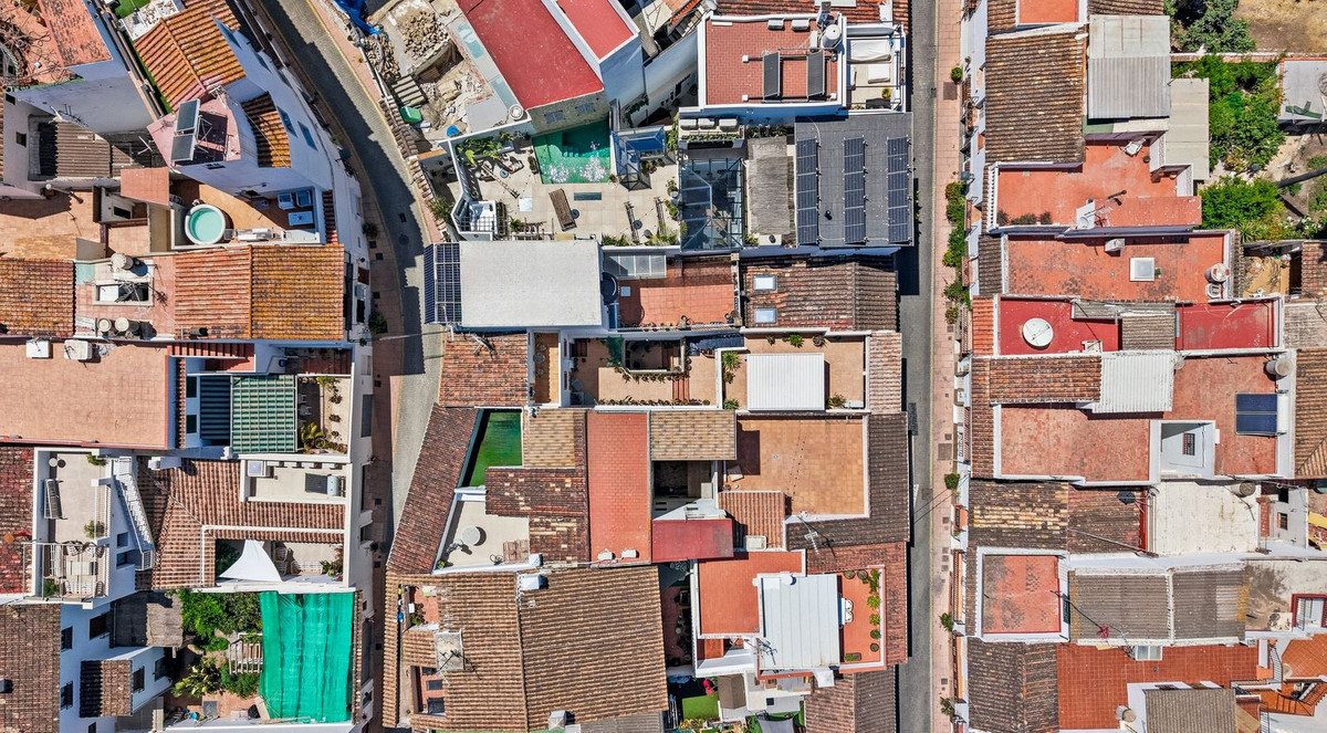 4 Bed Townhouse for sale in Estepona Costa Del Sol, Málaga, Spain