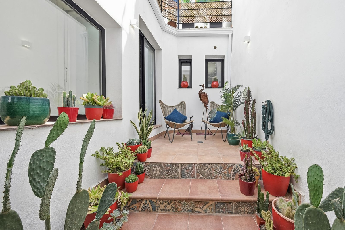 4 Bed Townhouse for sale in Estepona Costa Del Sol, Málaga, Spain