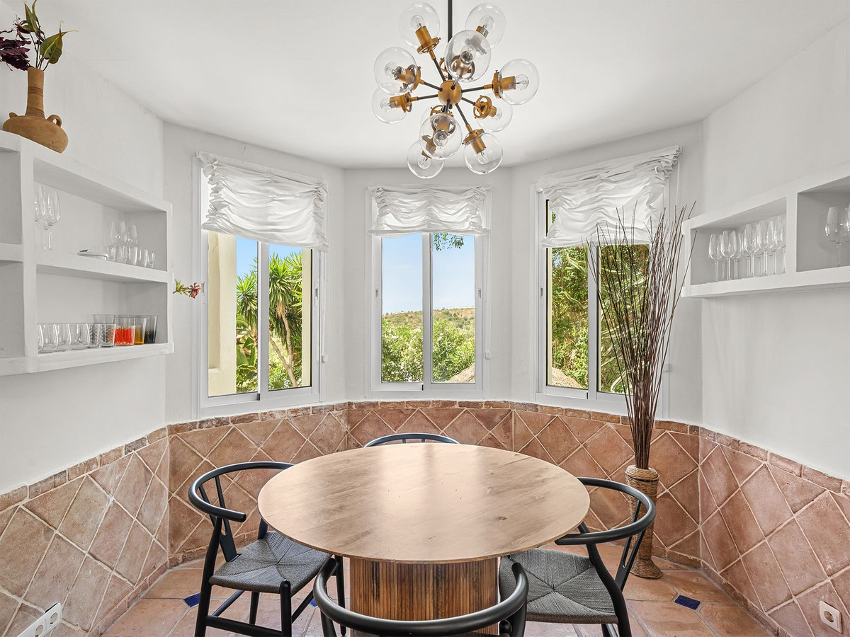 8 Bed Townhouse for sale in El Rosario Costa Del Sol, Málaga, Spain