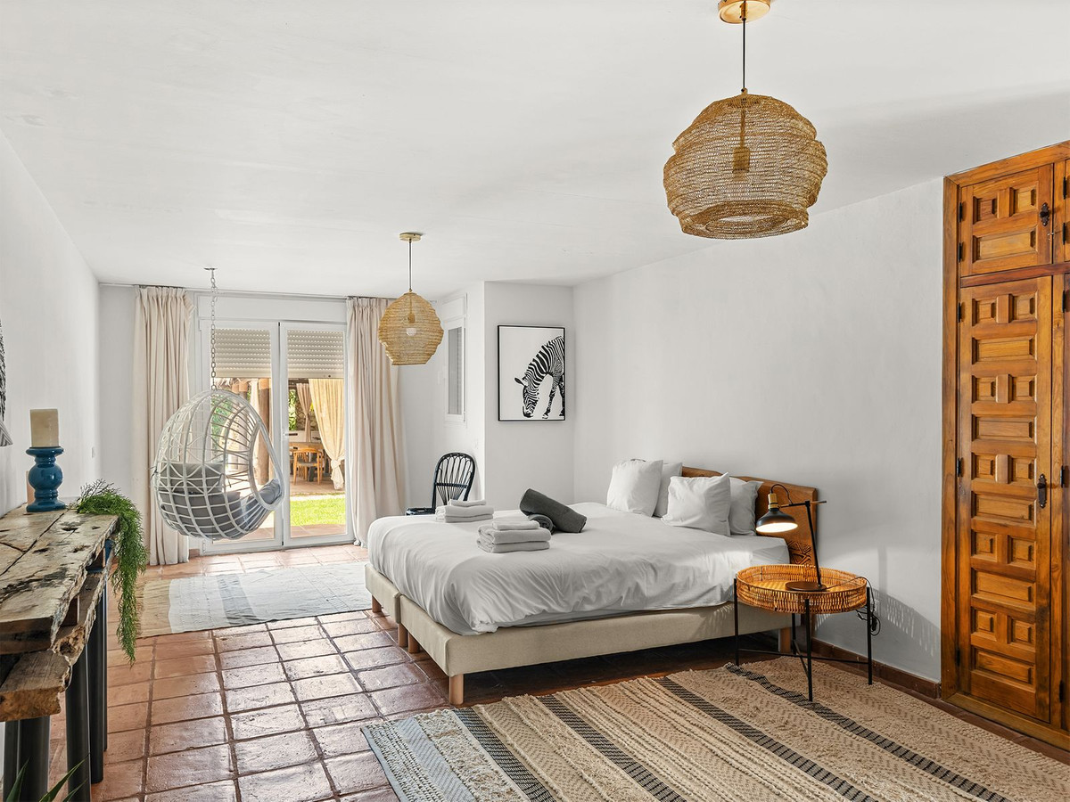 8 Bed Townhouse for sale in El Rosario Costa Del Sol, Málaga, Spain