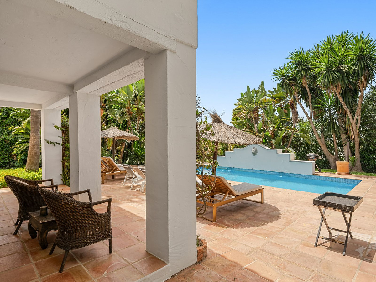 8 Bed Townhouse for sale in El Rosario Costa Del Sol, Málaga, Spain