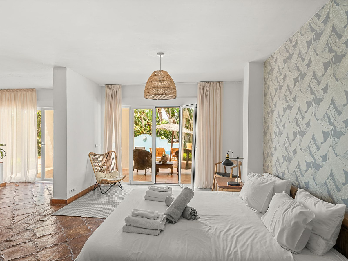 8 Bed Townhouse for sale in El Rosario Costa Del Sol, Málaga, Spain