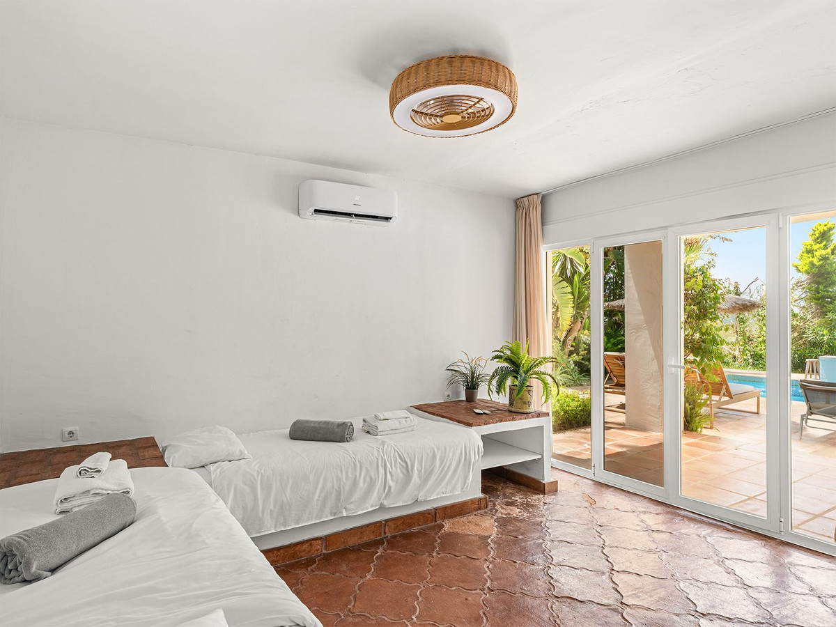 8 Bed Townhouse for sale in El Rosario Costa Del Sol, Málaga, Spain