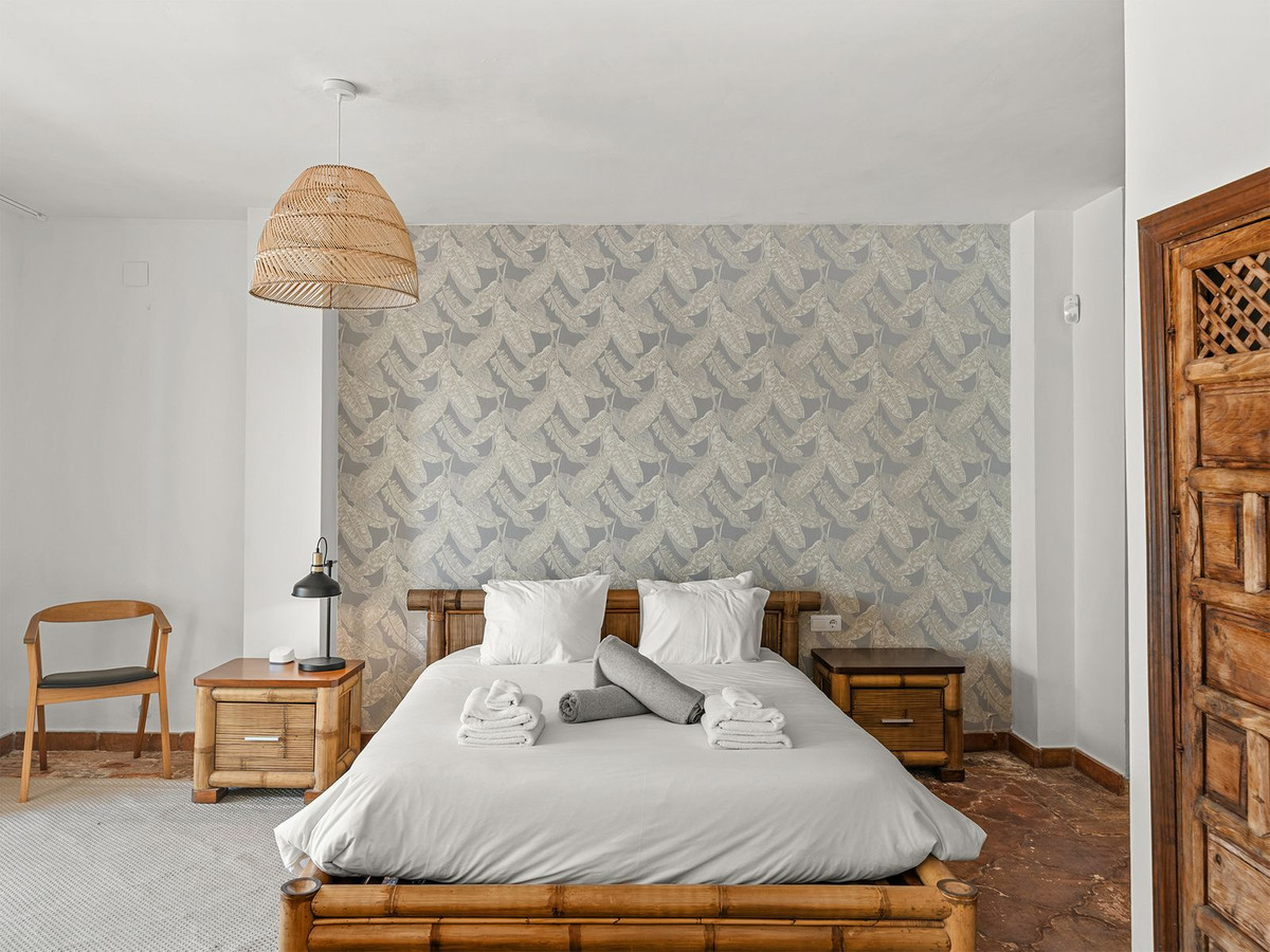 8 Bed Townhouse for sale in El Rosario Costa Del Sol, Málaga, Spain