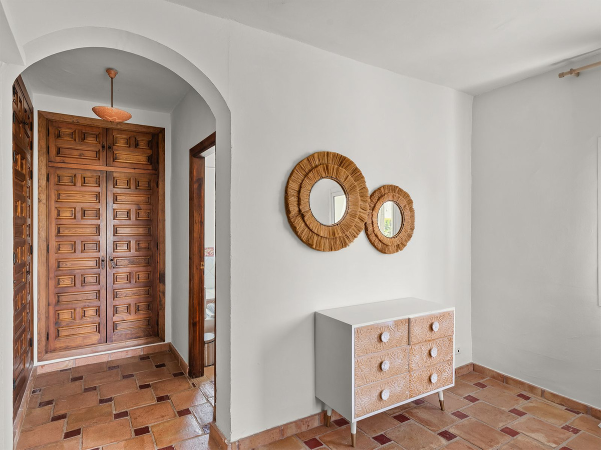 8 Bed Townhouse for sale in El Rosario Costa Del Sol, Málaga, Spain
