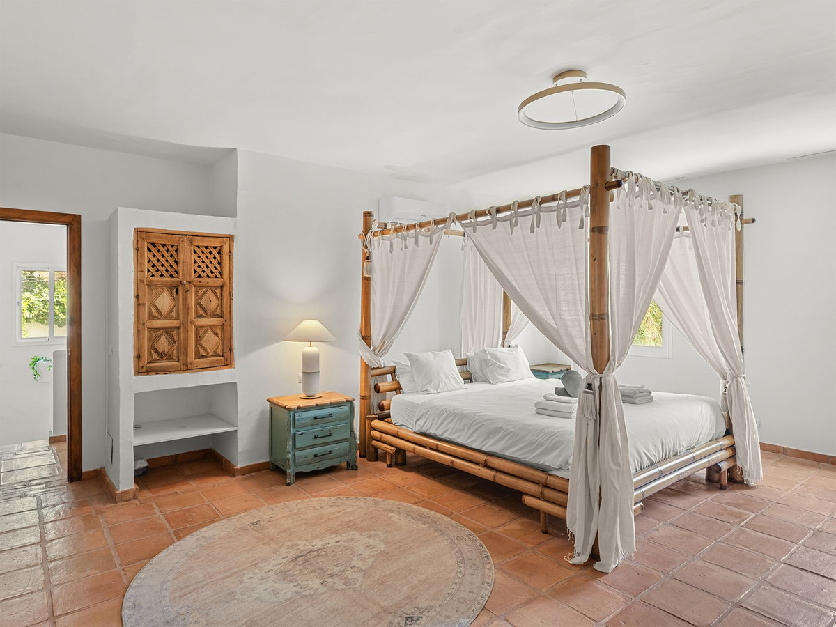 8 Bed Townhouse for sale in El Rosario Costa Del Sol, Málaga, Spain