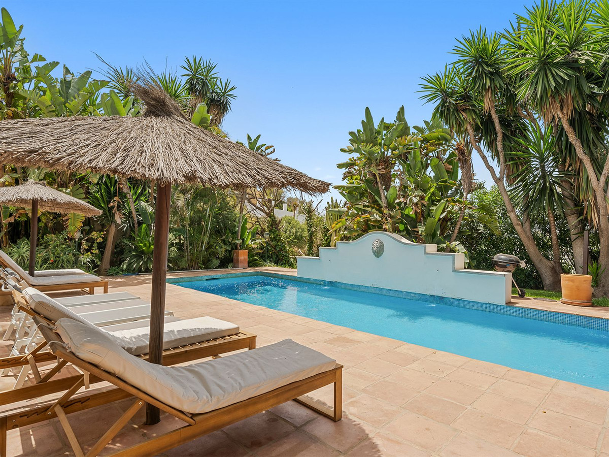 8 Bed Townhouse for sale in El Rosario Costa Del Sol, Málaga, Spain