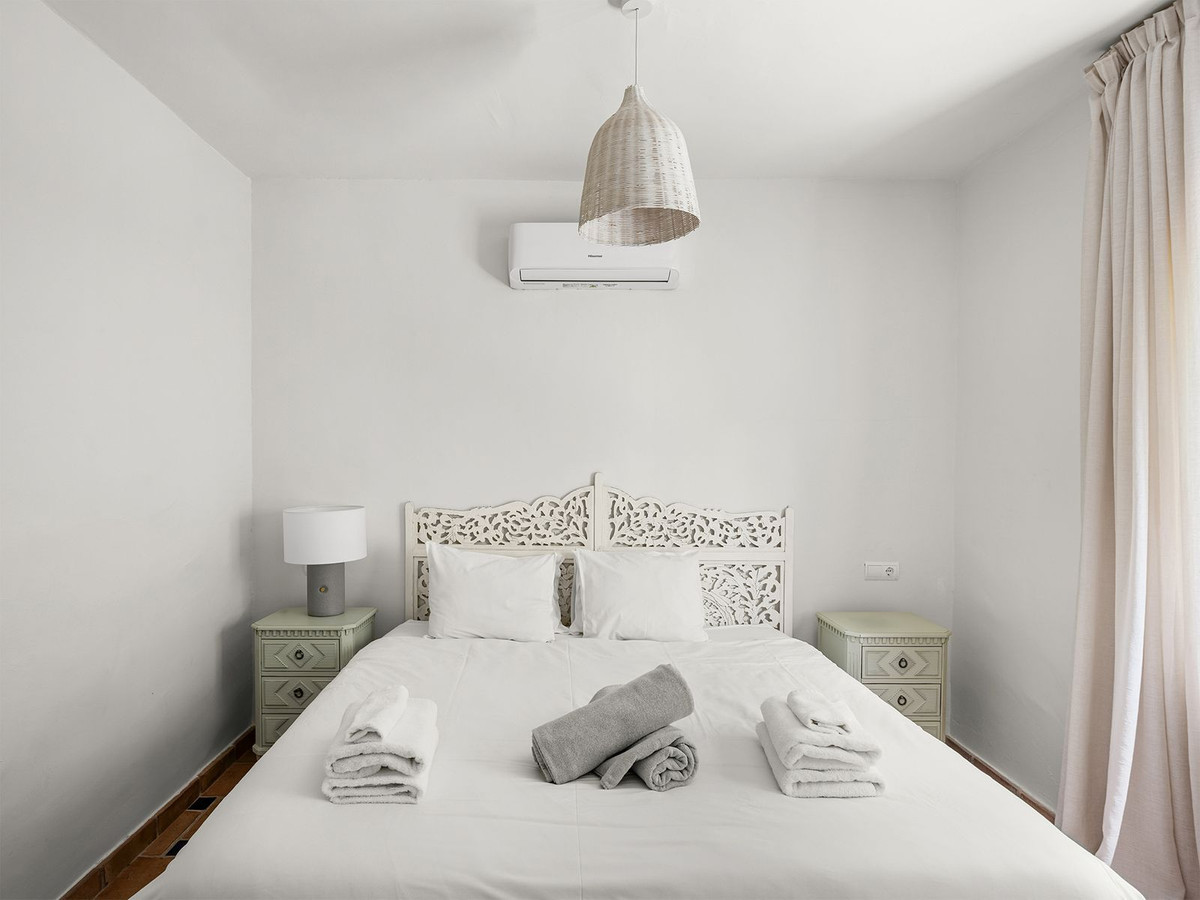 8 Bed Townhouse for sale in El Rosario Costa Del Sol, Málaga, Spain