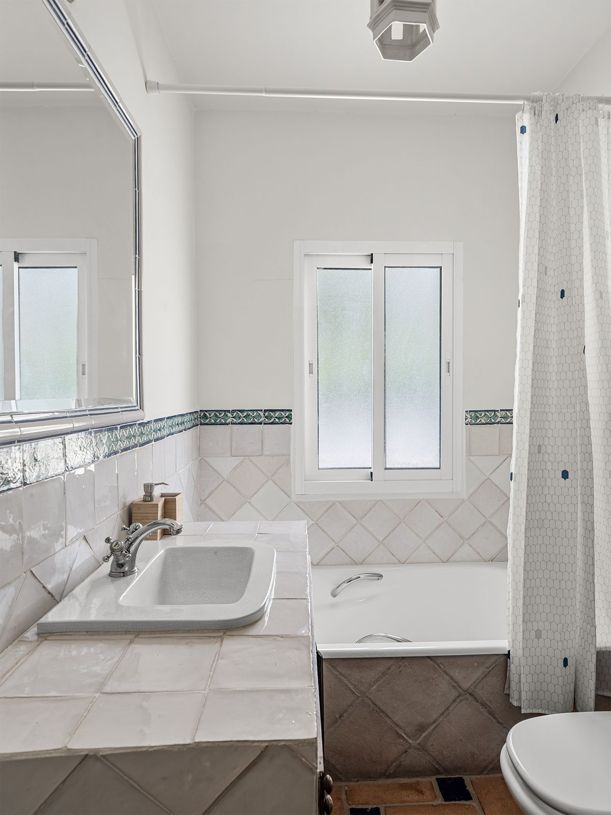 8 Bed Townhouse for sale in El Rosario Costa Del Sol, Málaga, Spain