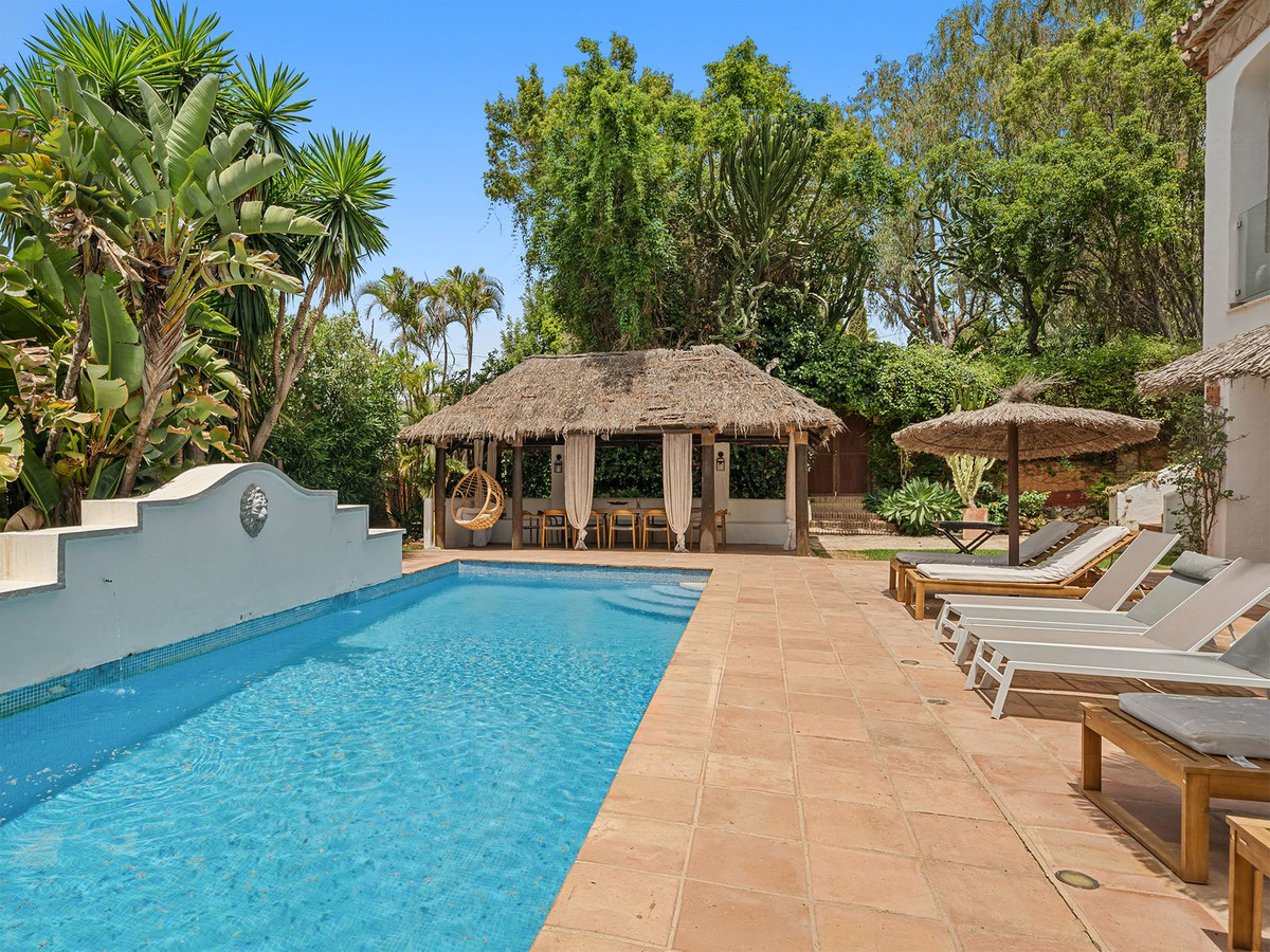8 Bed Townhouse for sale in El Rosario Costa Del Sol, Málaga, Spain