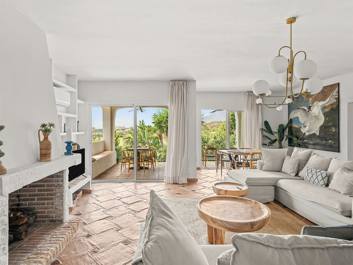 8 Bed Townhouse for sale in El Rosario Costa Del Sol, Málaga, Spain