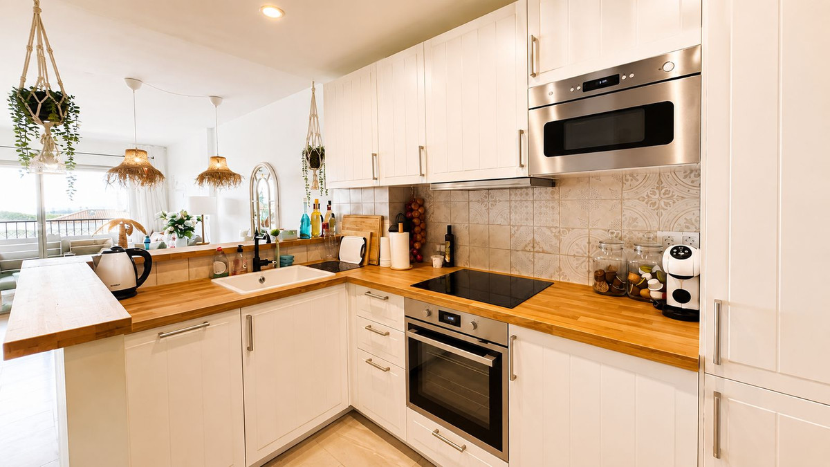Se vende Apartamento Planta Media de 2 dormitorios en Costa Del Sol, Málaga, España