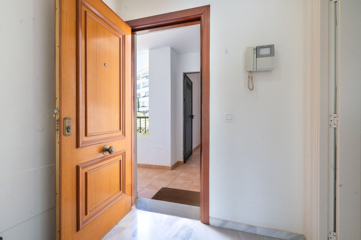 Se vende Apartamento Planta Media de 2 dormitorios en Costa Del Sol, Málaga, España