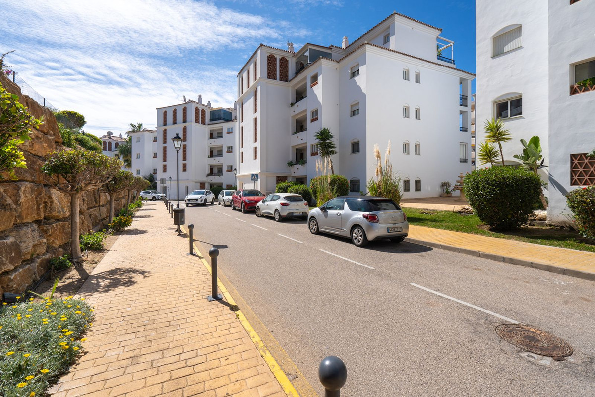 Se vende Apartamento Planta Media de 2 dormitorios en Costa Del Sol, Málaga, España