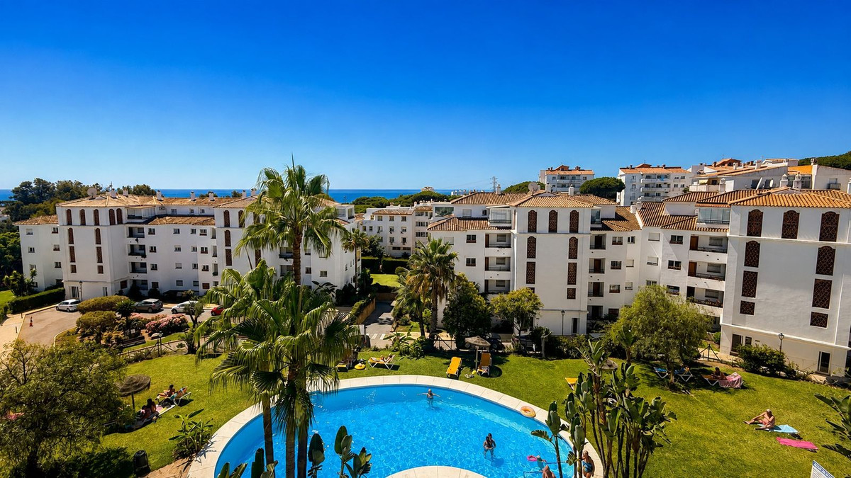 Se vende Apartamento Planta Media de 2 dormitorios en Costa Del Sol, Málaga, España