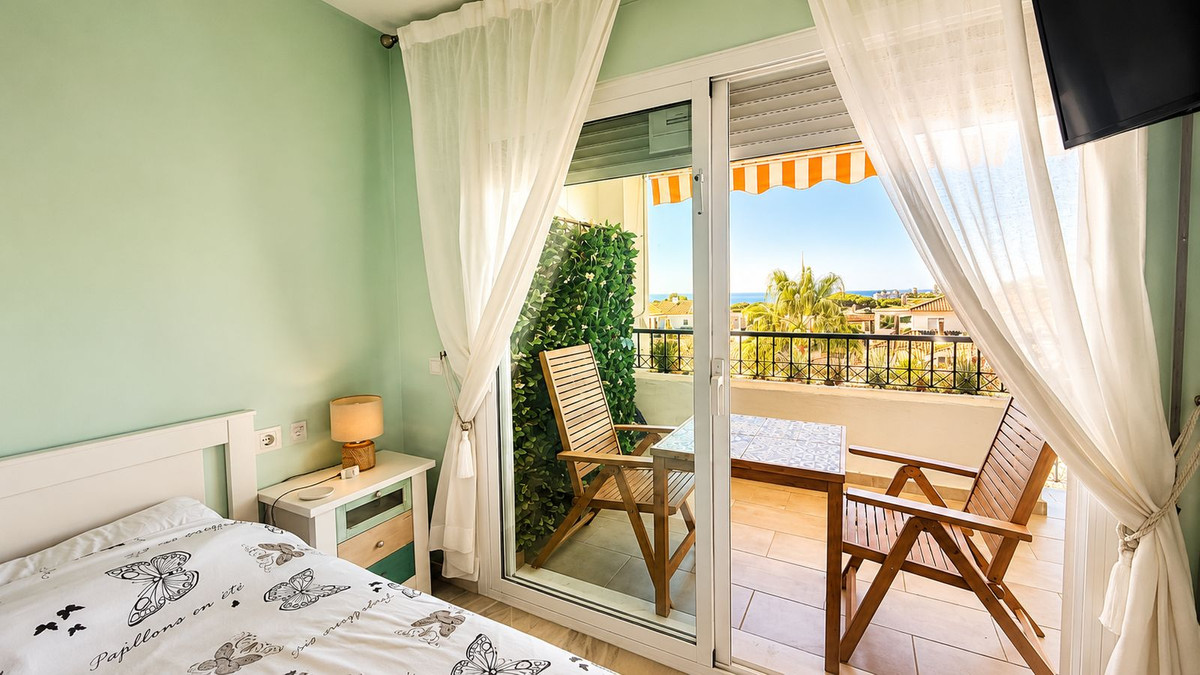 Se vende Apartamento Planta Media de 2 dormitorios en Costa Del Sol, Málaga, España