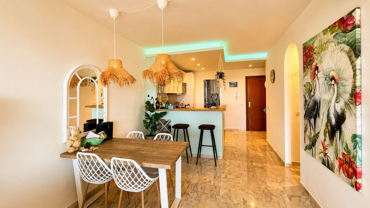 Se vende Apartamento Planta Media de 2 dormitorios en Costa Del Sol, Málaga, España