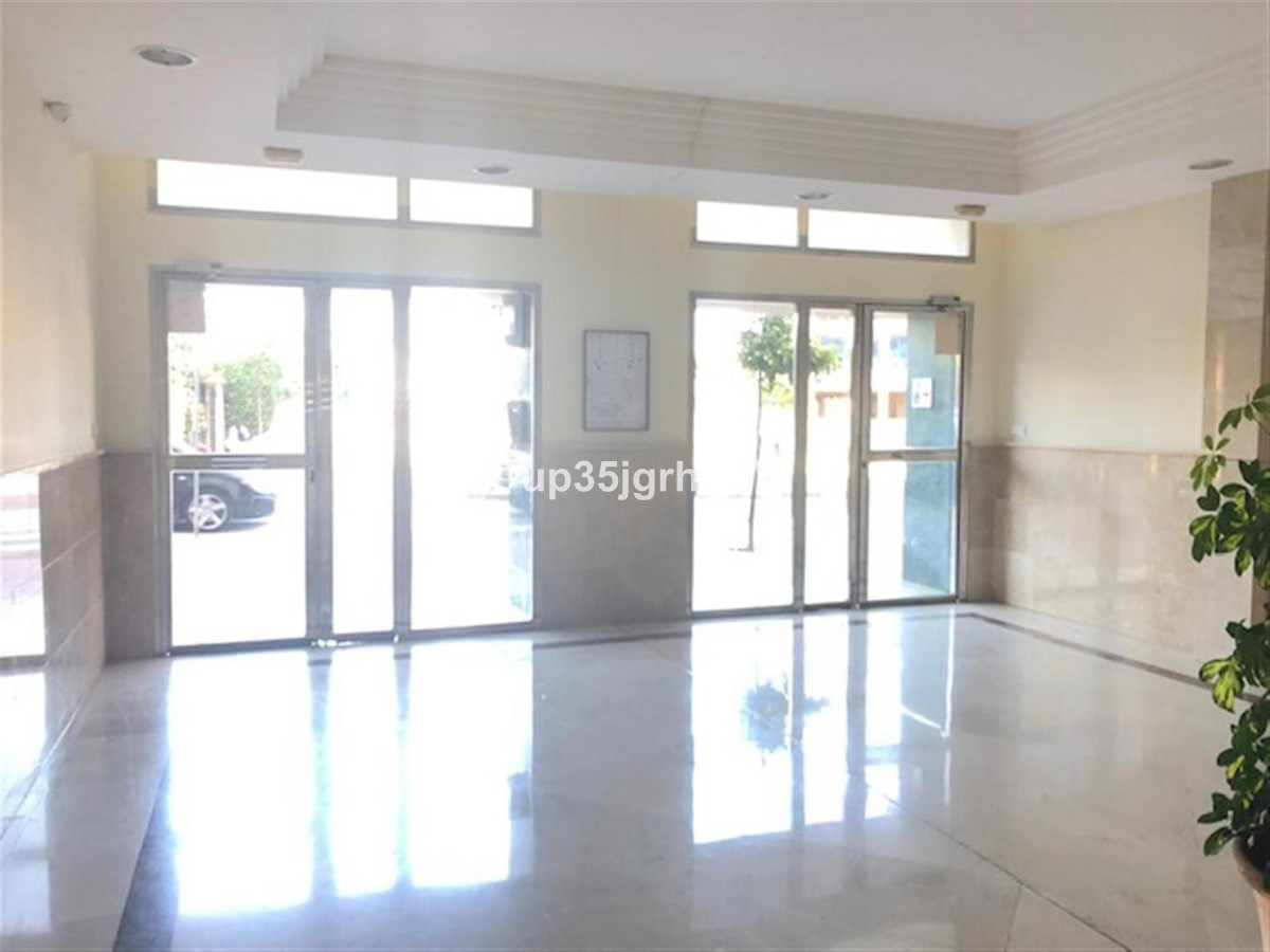 Se vende Apartamento Planta Media de 2 dormitorios en Costa Del Sol, Málaga, España