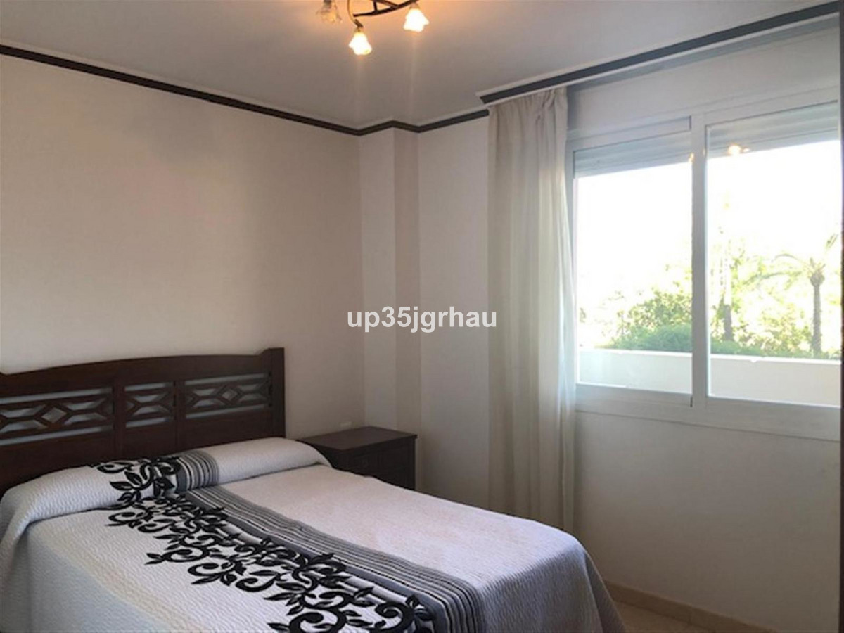 Se vende Apartamento Planta Media de 2 dormitorios en Costa Del Sol, Málaga, España