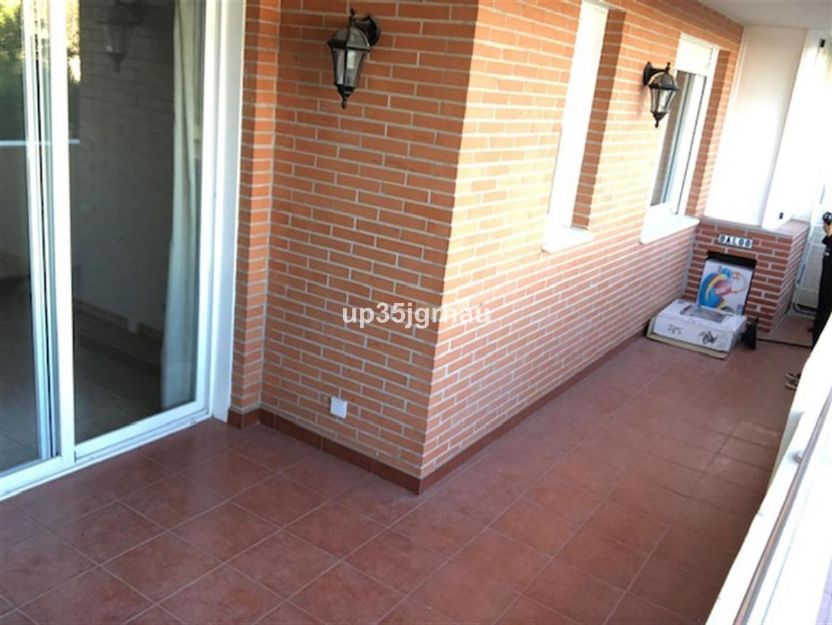 Se vende Apartamento Planta Media de 2 dormitorios en Costa Del Sol, Málaga, España