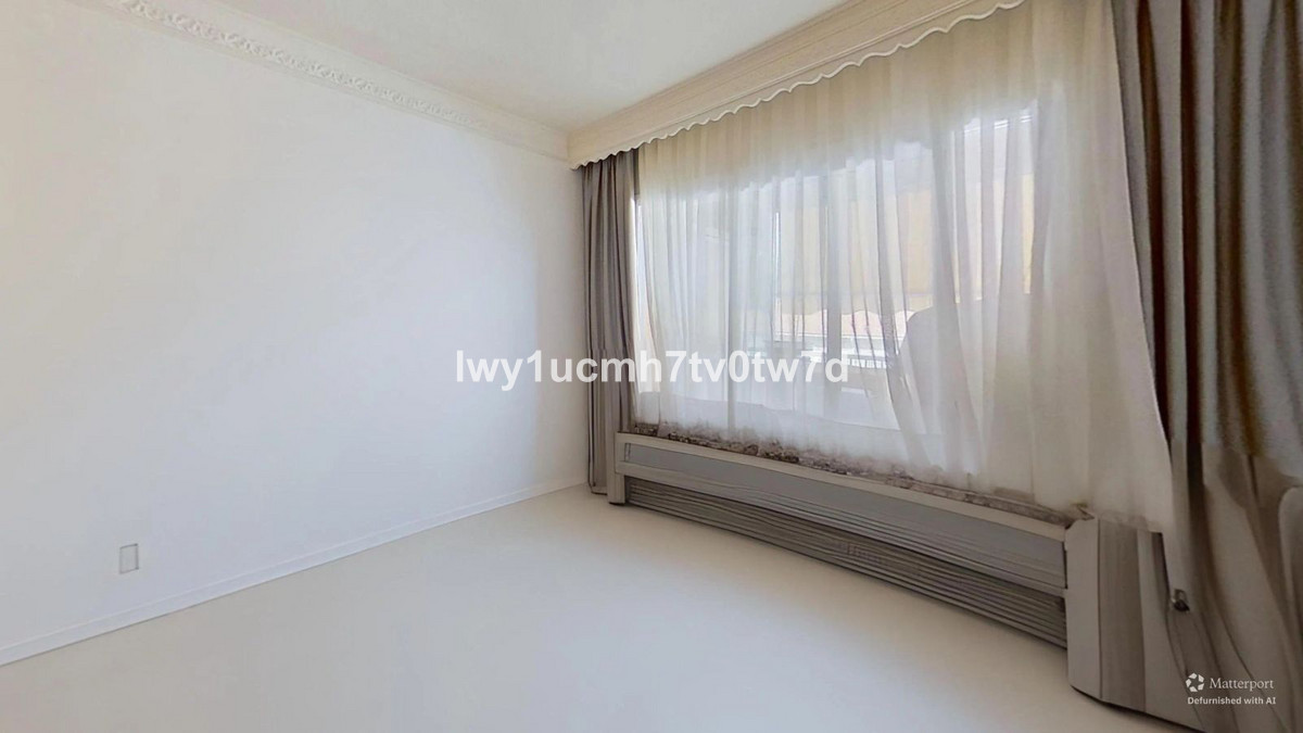 Se vende Apartamento Planta Media de 3 dormitorios en Costa Del Sol, Málaga, España